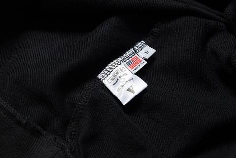 alkuun Vlone luonnonvalkoinen collegepaita musta miehet 24N0386