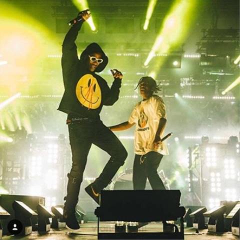 alkuun Vlone hymynaama puuvillahuppari miehet 24N071