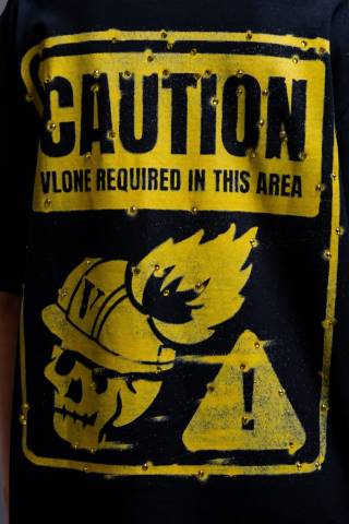 alkuun Vlone musta poliittinen t-paita strassikivistä miehet 24N0111